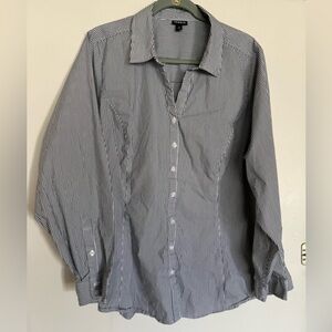 Torrid 3 Button Down